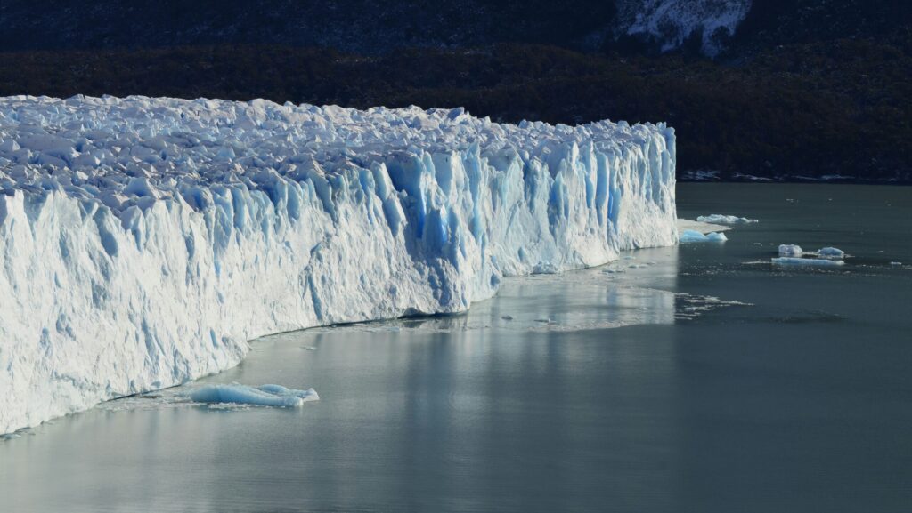 地球温暖化で溶ける氷山